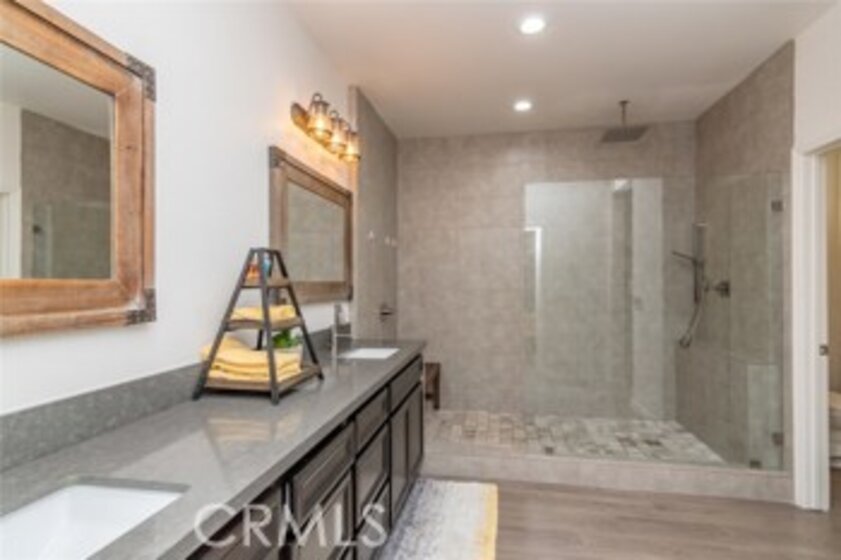 27485 Bottle Brush Way Photo