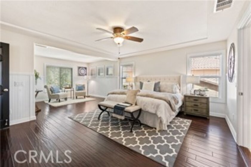 27033 Pumpkin Street Photo